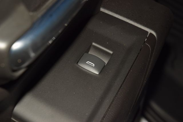 2025 Chevrolet Silverado 3500 HD 3500HD CREW 4X4 * DURAMAX * KNAPHEIDE UTILITY    - 22913244 - 33