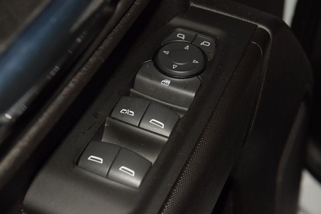 2025 Chevrolet Silverado 3500 HD 3500HD CREW 4X4 * DURAMAX * KNAPHEIDE UTILITY    - 22913244 - 35