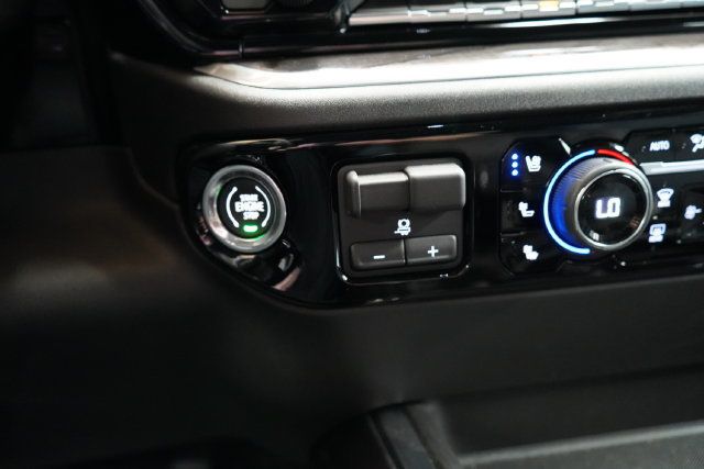 2025 Chevrolet Silverado 3500 HD LTZ - 23080777 - 32