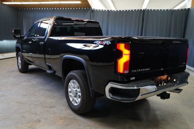 2025 Chevrolet Silverado 3500 HD LTZ - 23080777 - 4