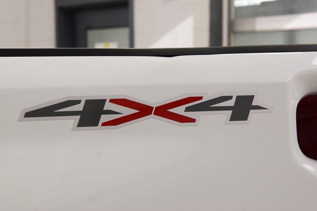 2025 Chevrolet Silverado 3500HD 3500HD CREW 4X4 * DURAMAX * 8' BED * 1 OWNER - 22991902 - 17