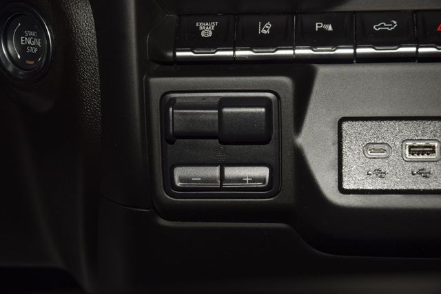 2025 Chevrolet Silverado 3500HD 3500HD CREW 4X4 * DURAMAX * 8' BED * 1 OWNER - 22991902 - 25