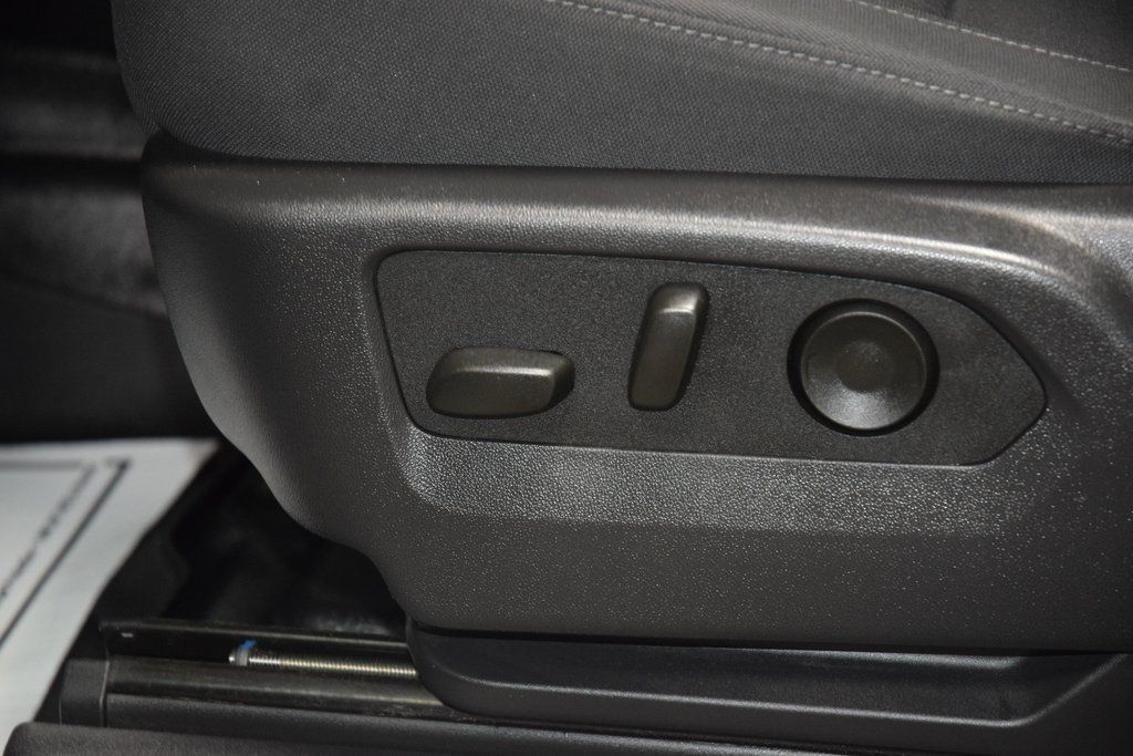 2025 Chevrolet Silverado 3500HD 3500HD CREW 4X4 * DURAMAX * 8' BED * 1 OWNER - 22991902 - 31