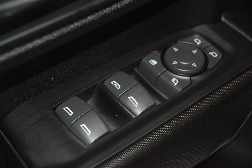 2025 Chevrolet Silverado 3500HD 3500HD CREW 4X4 * DURAMAX * 8' BED * 1 OWNER - 22991902 - 37