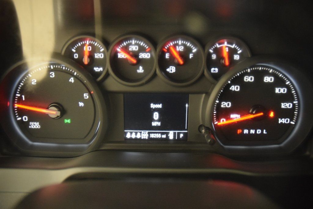 2025 Chevrolet Silverado 3500HD 3500HD CREW 4X4 * DURAMAX * 8' BED * 1 OWNER - 22991902 - 40