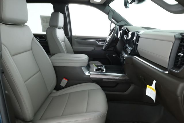 2025 Chevrolet Silverado 3500HD 4WD Crew Cab 159'' LTZ w/ T. Diesel, Premium Pkg, 20,000-lb. Tow - 22927489 - 22