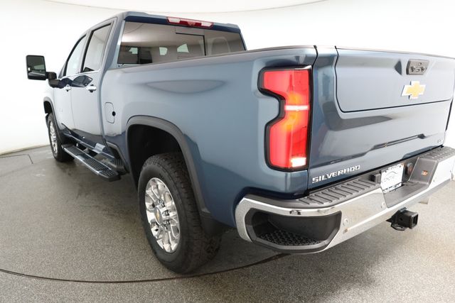 2025 Chevrolet Silverado 3500HD 4WD Crew Cab 159'' LTZ w/ T. Diesel, Premium Pkg, 20,000-lb. Tow - 22927489 - 5