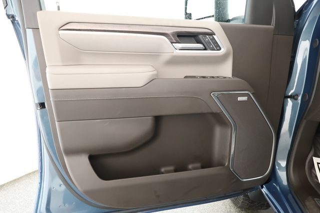 2025 Chevrolet Silverado 3500HD 4WD Crew Cab 159'' LTZ w/ T. Diesel, Premium Pkg, 20,000-lb. Tow - 22927489 - 8