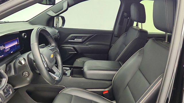 2025 Chevrolet Silverado EV e4WD Crew Cab Extended Range LT w/ Multi-Flex Midgate - 22998963 - 17