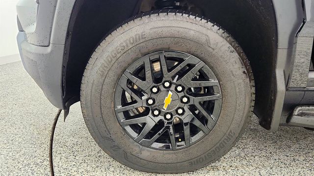 2025 Chevrolet Silverado EV e4WD Crew Cab Extended Range LT w/ Multi-Flex Midgate - 22998963 - 8