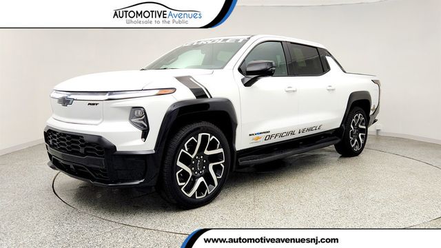 2025 Chevrolet Silverado EV e4WD Crew Cab Max Range RST w/ Hard Folding Truck Bed Cover - 23012596 - 0