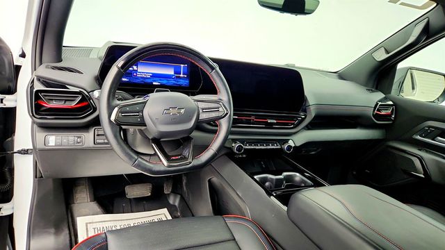 2025 Chevrolet Silverado EV e4WD Crew Cab Max Range RST w/ Hard Folding Truck Bed Cover - 23012596 - 11