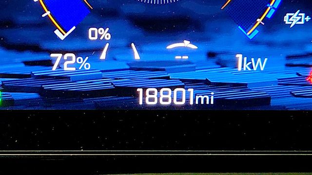 2025 Chevrolet Silverado EV e4WD Crew Cab Max Range RST w/ Hard Folding Truck Bed Cover - 23012596 - 14