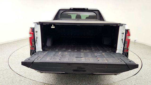2025 Chevrolet Silverado EV e4WD Crew Cab Max Range RST w/ Hard Folding Truck Bed Cover - 23012596 - 22