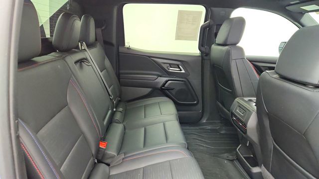 2025 Chevrolet Silverado EV e4WD Crew Cab Max Range RST w/ Hard Folding Truck Bed Cover - 23012596 - 23