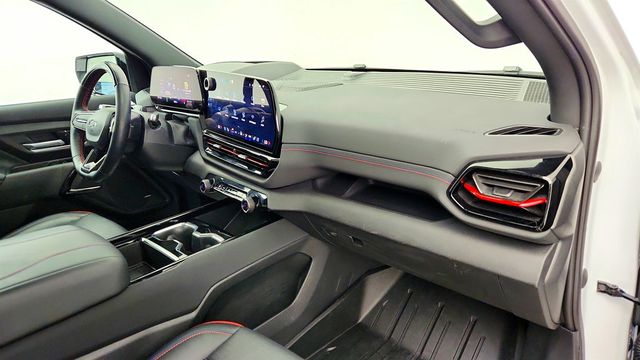 2025 Chevrolet Silverado EV e4WD Crew Cab Max Range RST w/ Hard Folding Truck Bed Cover - 23012596 - 25