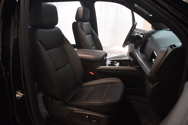 2025 Chevrolet Suburban 25 CHEVY SUBURBAN Z/71-LOW MILES-BLACK - 23078925 - 43