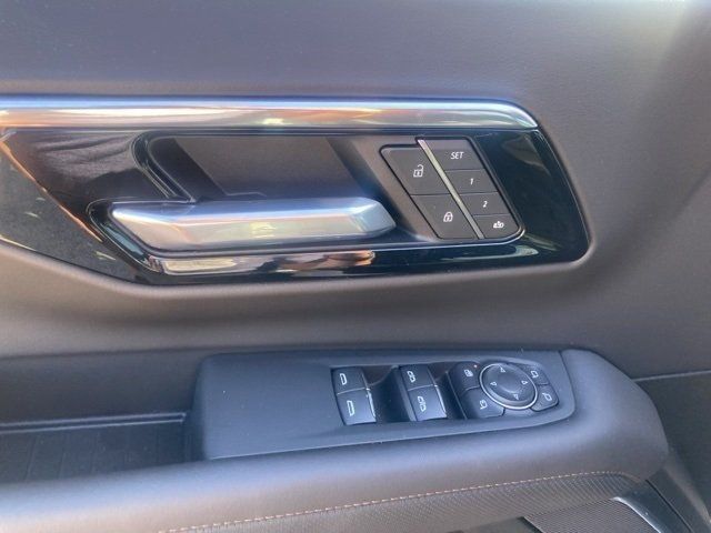 2025 Chevrolet Suburban 4WD 4dr High Country - 22931779 - 18