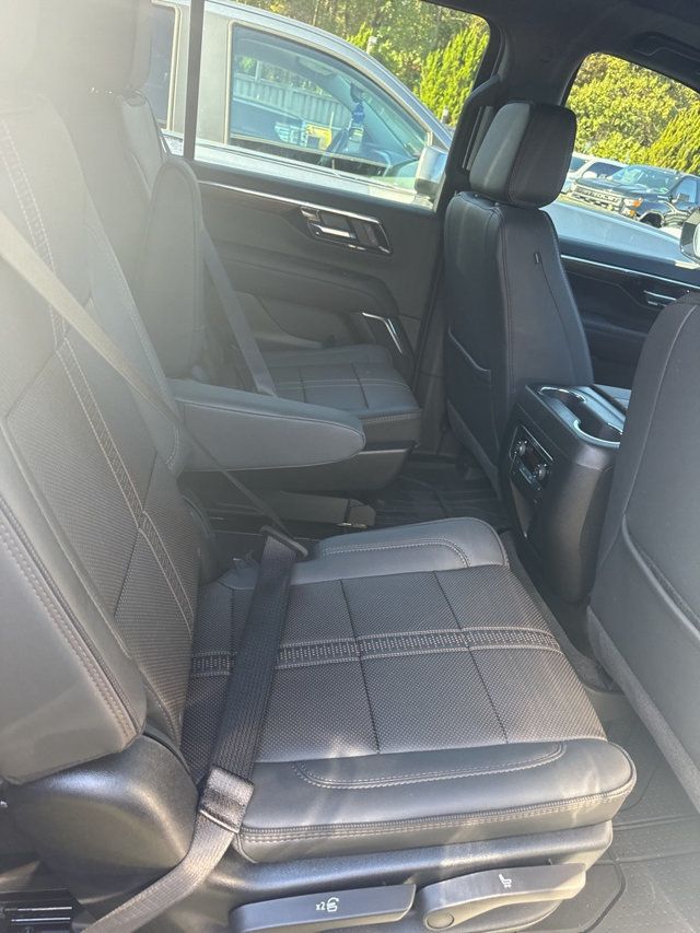 2025 Chevrolet Suburban 4WD 4dr High Country - 22931779 - 21