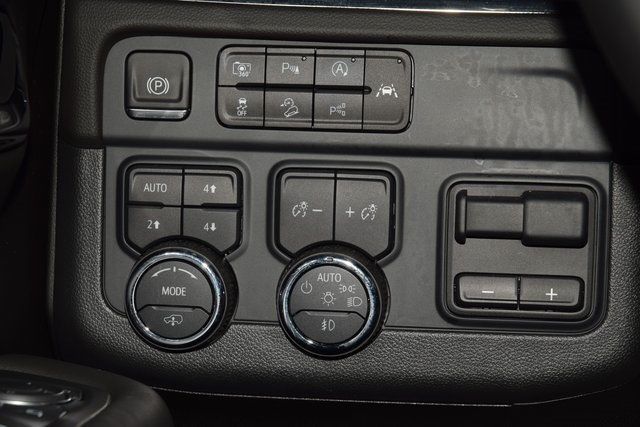 2025 Chevrolet Suburban 4WD 4dr High Country - 22931779 - 34