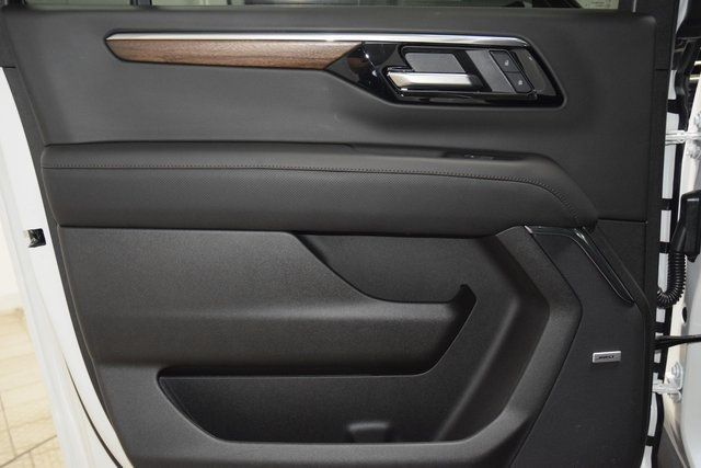 2025 Chevrolet Suburban 4WD 4dr High Country - 22931779 - 44