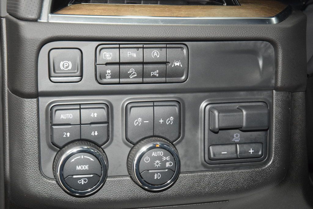 2025 Chevrolet Suburban 4WD 4dr High Country - 23075306 - 36