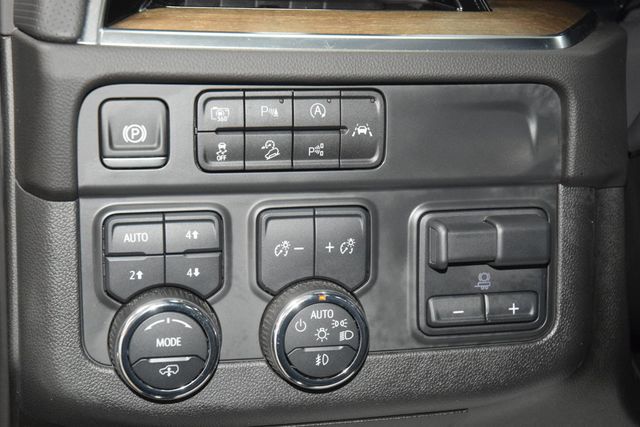 2025 Chevrolet Suburban 4WD 4dr High Country - 23075306 - 36