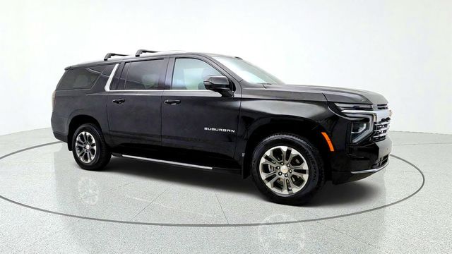2025 Chevrolet Suburban 4WD 4dr LT w/ Comfort Pkg, Pano Roof, 20'' Wheels & Tow Pkg - 23094562 - 2