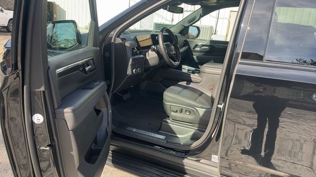 2025 Chevrolet Suburban 4WD 4dr RST - 22984541 - 13