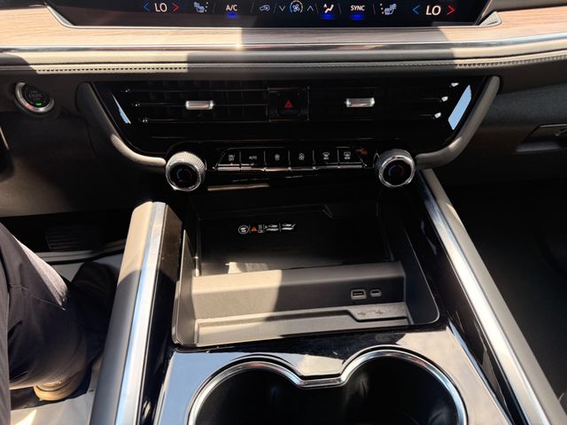 2025 Chevrolet Suburban 4WD 4dr Z71 - 23037157 - 6