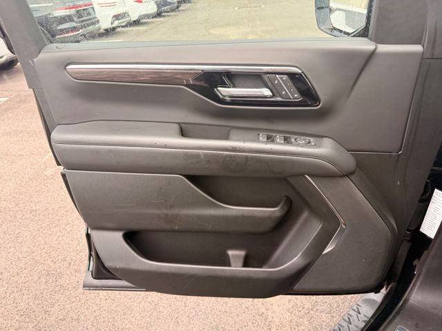 2025 Chevrolet Suburban 4WD 4dr Z71 - 23069651 - 15