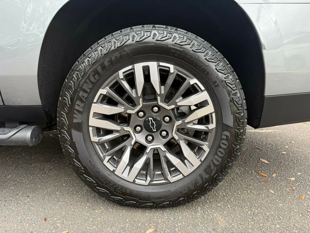 2025 Chevrolet Suburban 4WD 4dr Z71 - 22986479 - 9