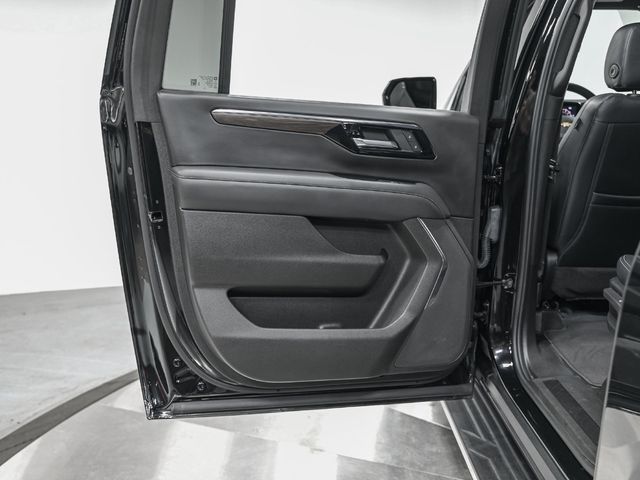2025 Chevrolet Suburban LS - 23078910 - 24