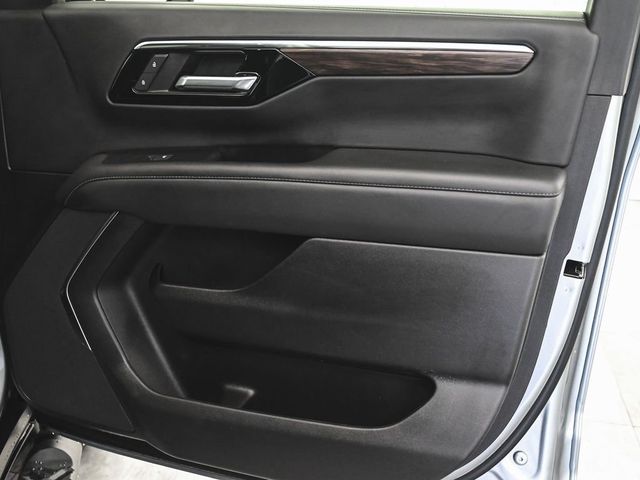 2025 Chevrolet Suburban Z71 - 22994840 - 9