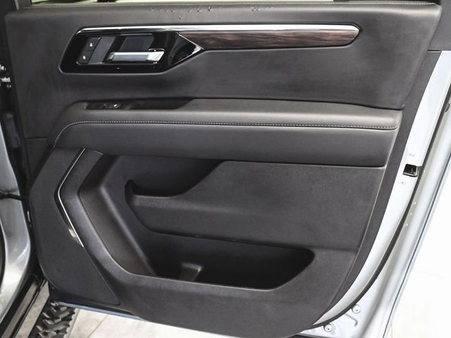 2025 Chevrolet Suburban Z71 - 22994840 - 11