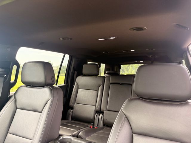 2025 Chevrolet Suburban Z71 4WD - 23069651 - 19