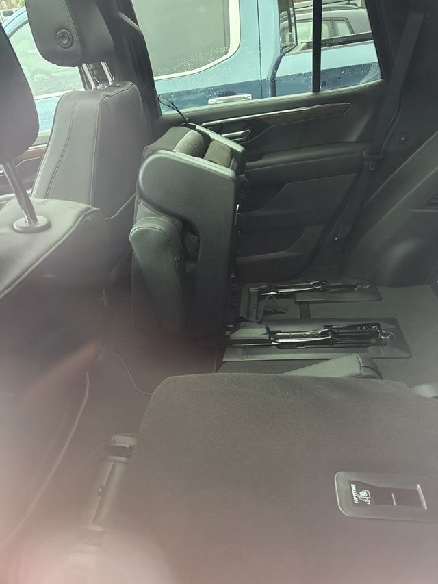 2025 Chevrolet Tahoe 4WD 4dr High Country - 22955151 - 12