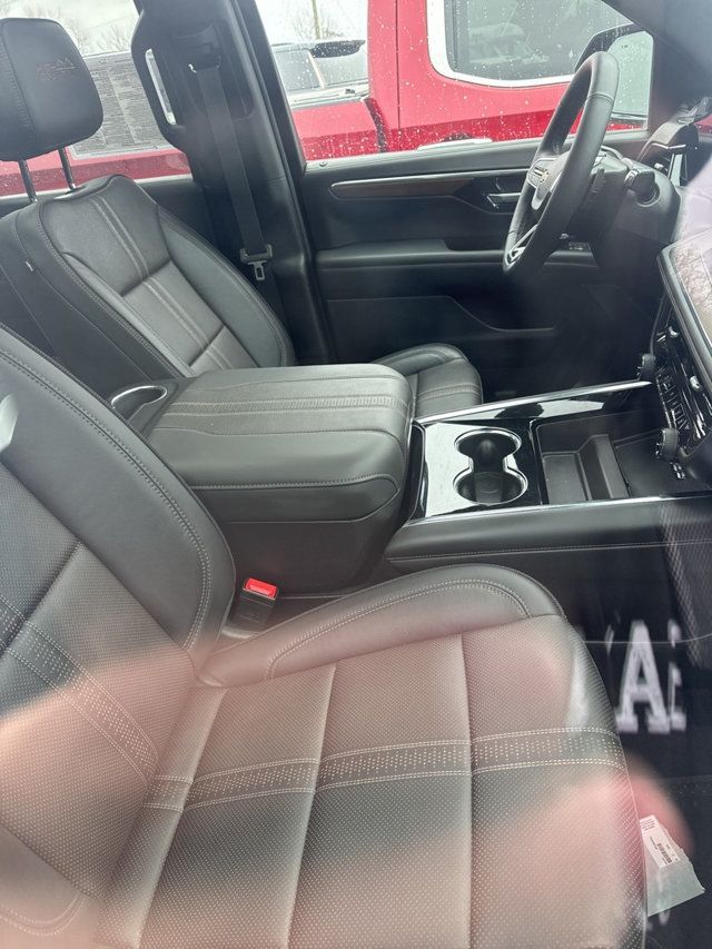 2025 Chevrolet Tahoe 4WD 4dr High Country - 22955151 - 7