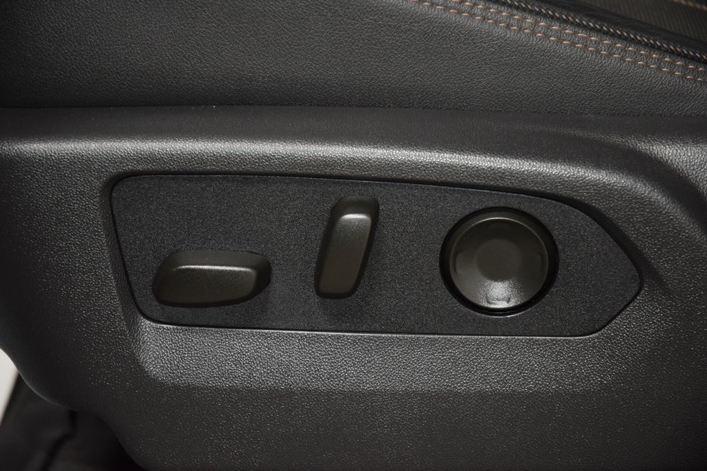 2025 Chevrolet Tahoe 4WD 4dr High Country - 23048328 - 39