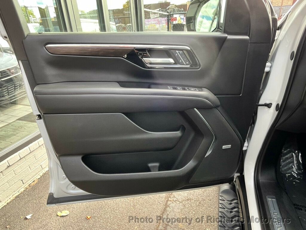 2025 Chevrolet Tahoe 4WD 4dr Z71 - 22936618 - 13