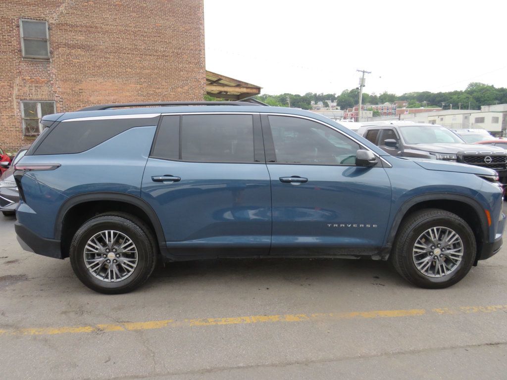 Chevrolet Traverse photo 4