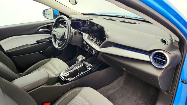 2025 Chevrolet Trax 4dr LT with Driver Confidence & Convenience Packages - 23009116 - 22