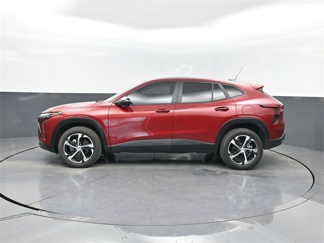 2025 Chevrolet Trax photo 2