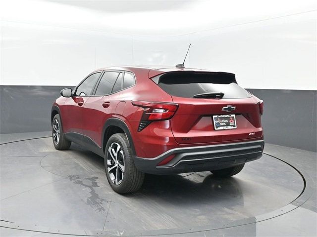 2025 Chevrolet Trax photo 3