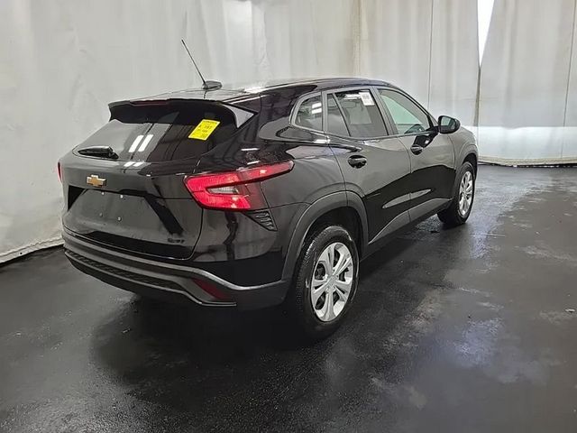 2025 Chevrolet Trax FWD 4dr LS - 22964070 - 3