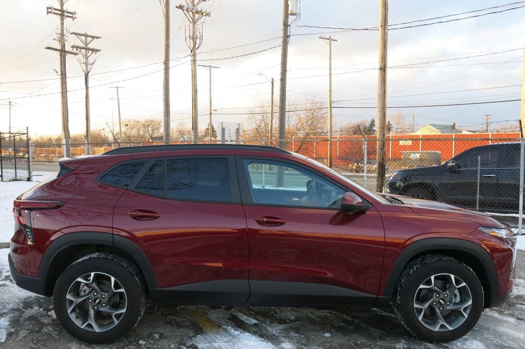 2025 Chevrolet Trax FWD 4dr LT - 22743874 - 4