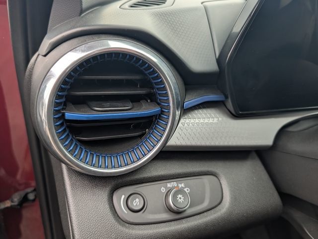 2025 Chevrolet Trax FWD 4dr LT - 23011650 - 12