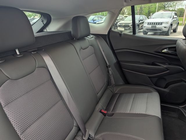 2025 Chevrolet Trax FWD 4dr LT - 23011650 - 15