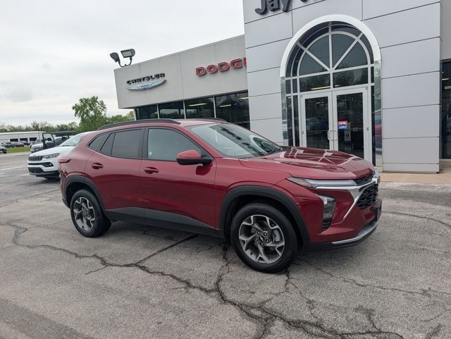 2025 Chevrolet Trax FWD 4dr LT - 23011650 - 1