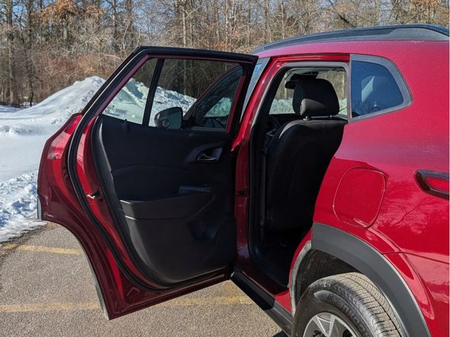 2025 Chevrolet Trax FWD 4dr LT - 22978208 - 9
